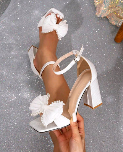 Bow and walk