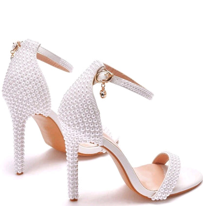 Pearl wedding shoe